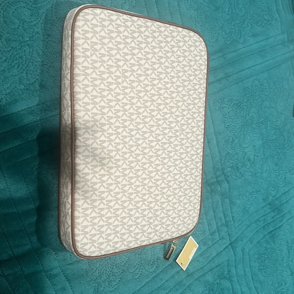 Mk laptop case - Picture 2 of 2